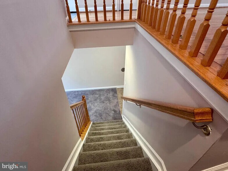 Building Photo - 3 Bailey Ln