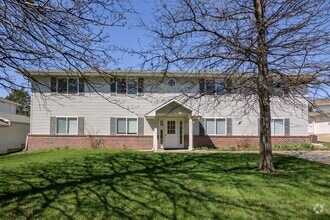 Building Photo - Gretna Oaks