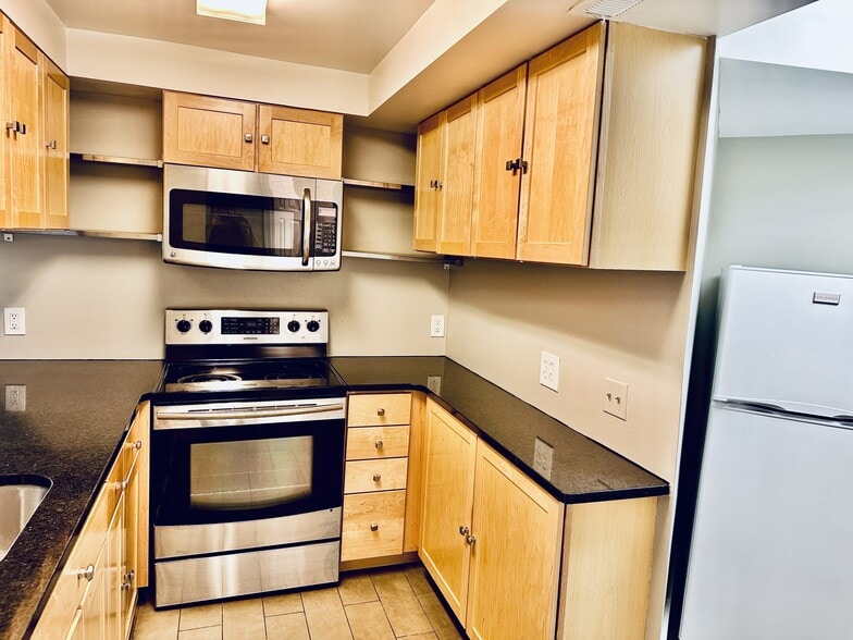 Building Photo - 2006 15th St NW