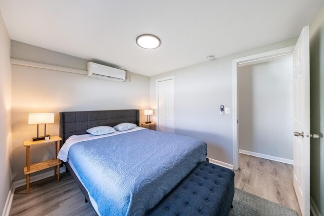 Building Photo - 717 SW 2nd Ct