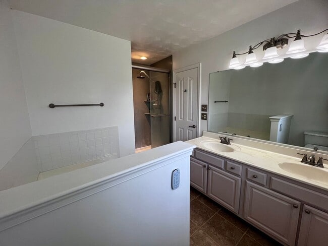 Building Photo - Beautiful 4 bedroom home in Chesapeake