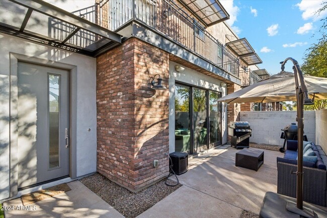 Building Photo - 240 W Missouri Ave