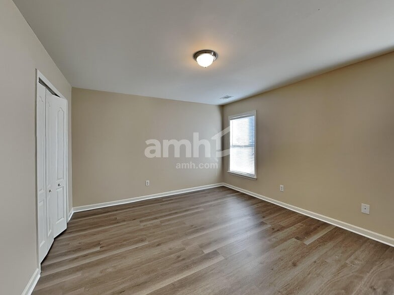 Building Photo - 1205 Ethans Way