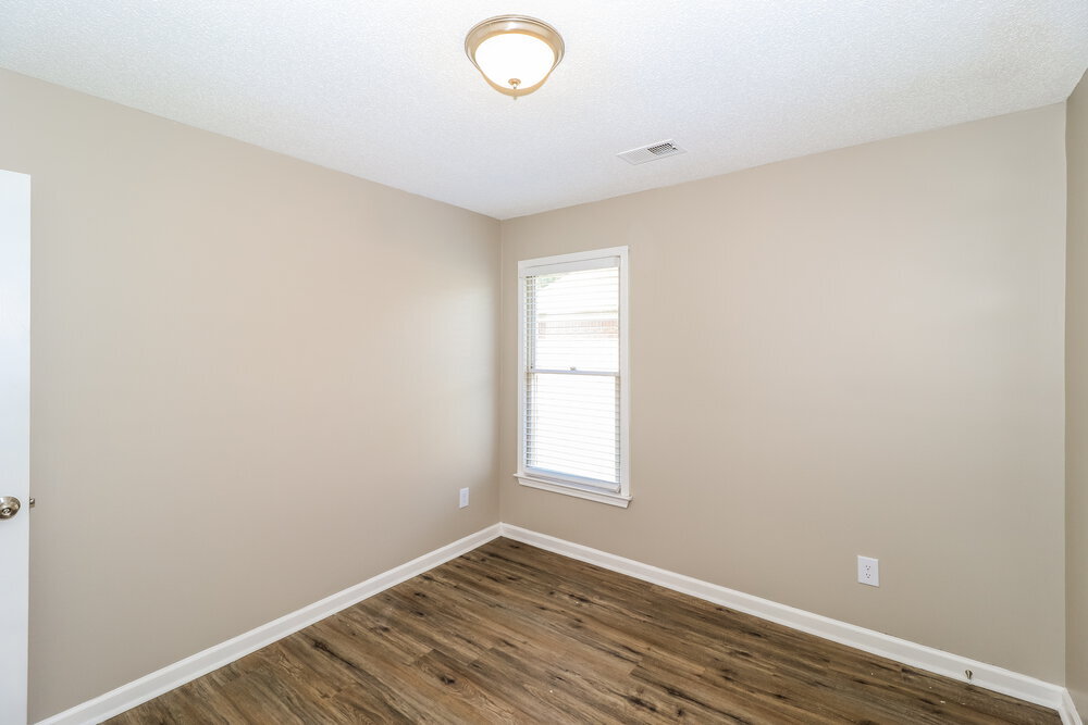 Building Photo - 1965 Abbott Cove