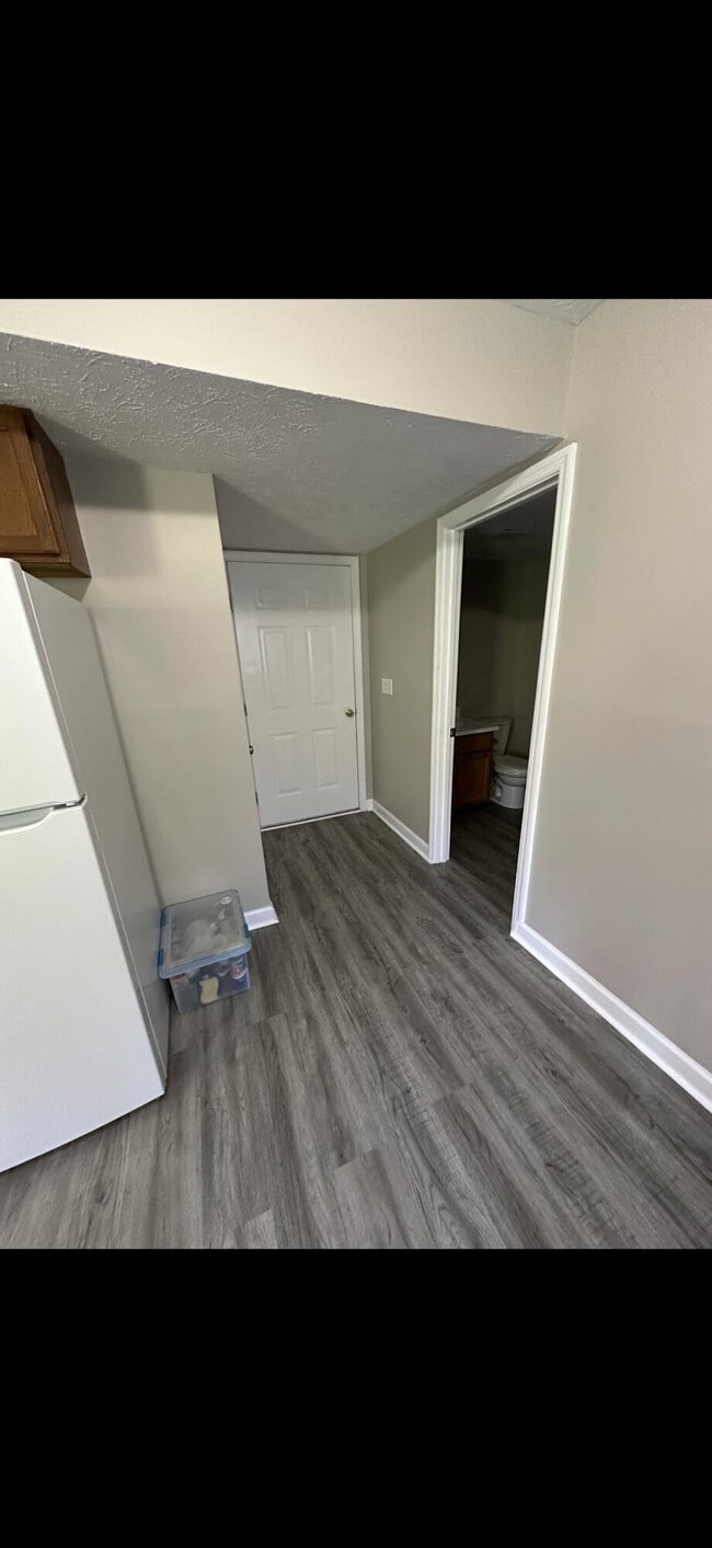 Building Photo - 1049 Blackwell Ct