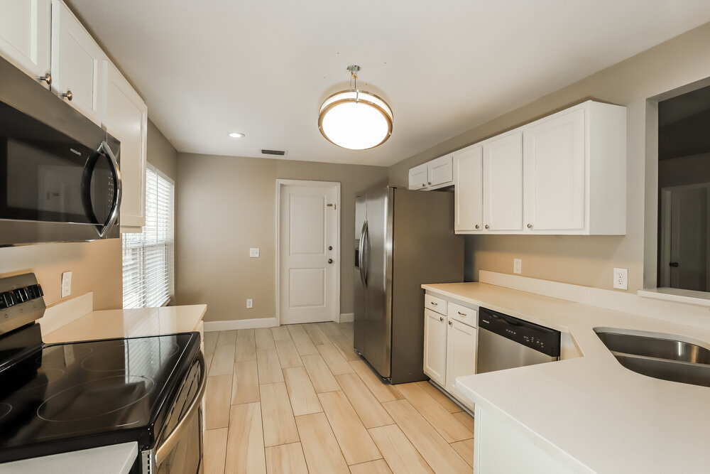 Building Photo - 1138 Hardwood Dr