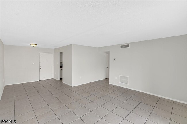 Building Photo - 1830 Maravilla Ave
