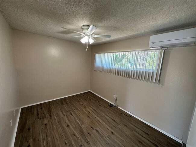 Building Photo - 316 N San Gabriel Ave