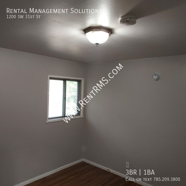Building Photo - 1200 SW 31st St
