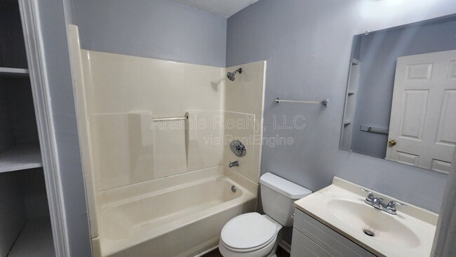 Building Photo - 2284 Alvin Dr NW