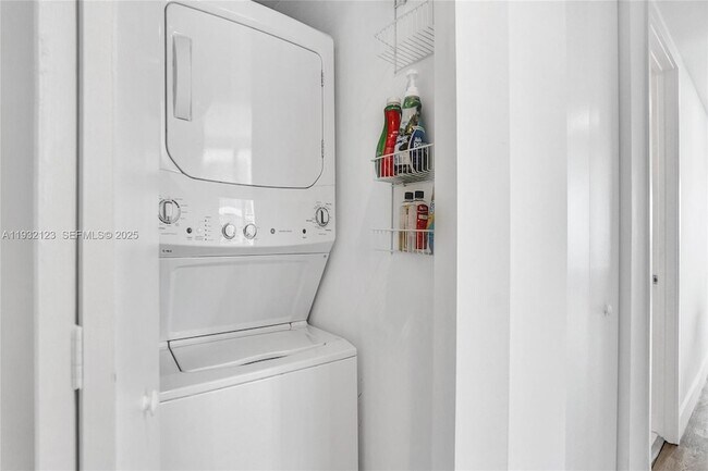 Building Photo - 1300 S Miami Ave