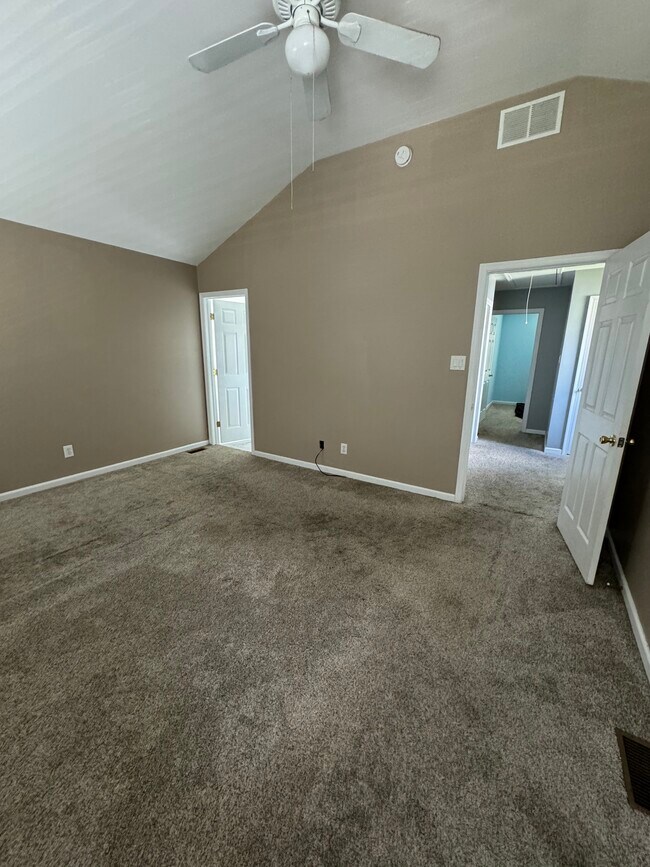 Building Photo - 415 S Zenia Ave