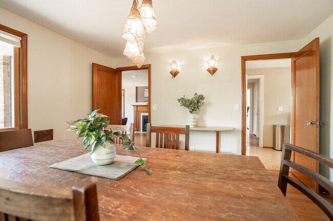 Building Photo - 4201 51st Ave S