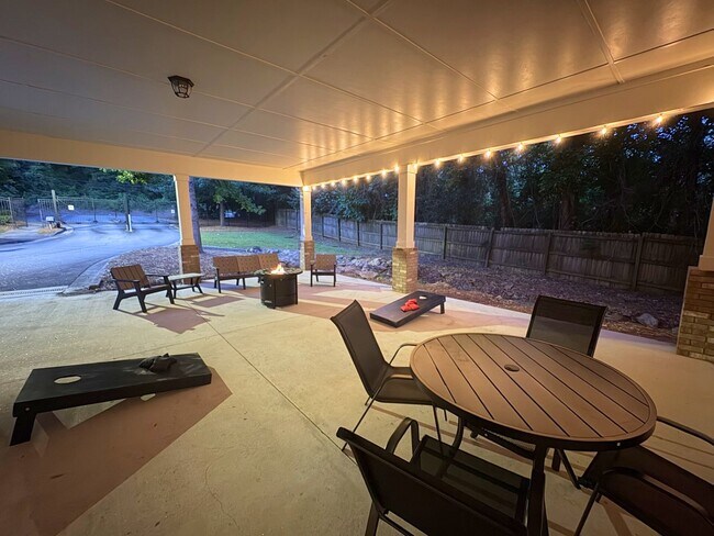 Building Photo - PRE-LEASING FOR AUGUST!