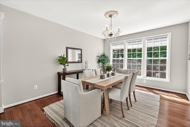 Building Photo - 9938 Timberknoll Ln