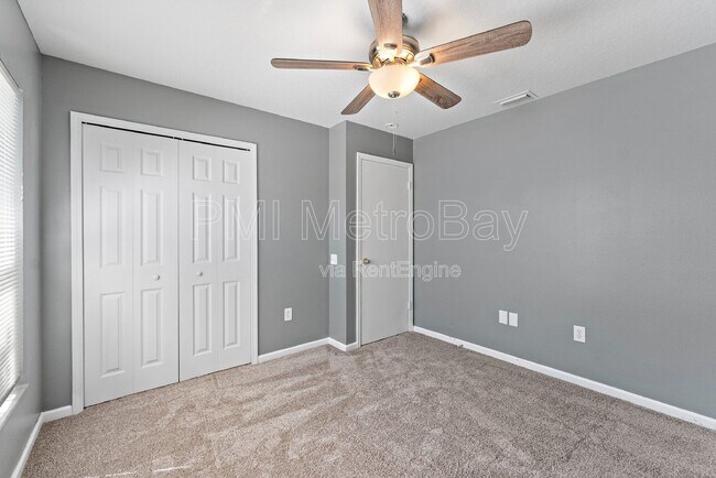 Building Photo - 1010 Summer Breeze Dr