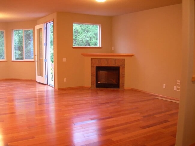 Building Photo - 5446 NW Bannister Dr