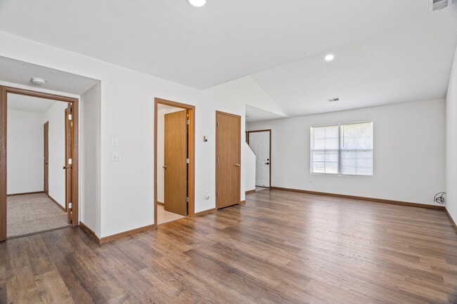 Building Photo - 2507 Carnation Dr