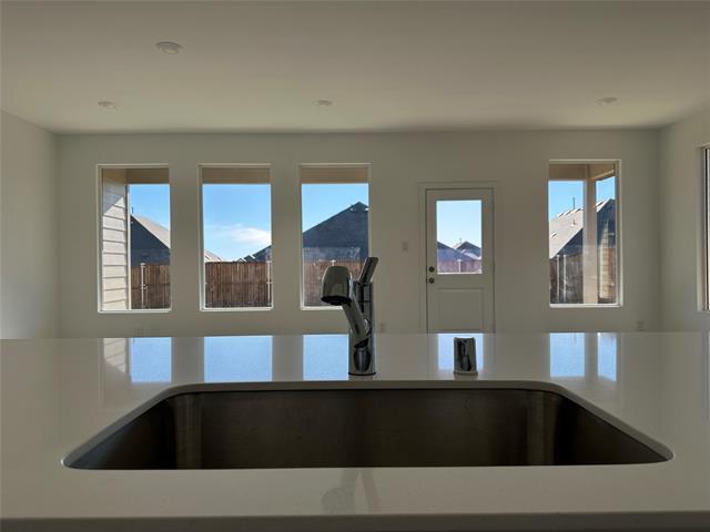 Building Photo - 620 Mare Dr