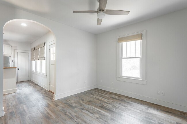 Building Photo - 2 Bedroom Home in North Chattanooga