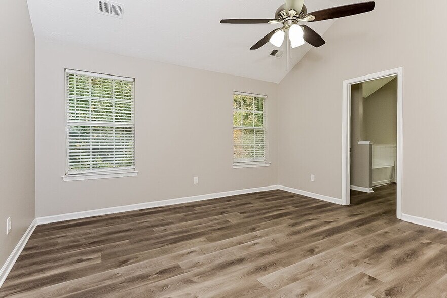 Building Photo - 7423 Garnet Dr
