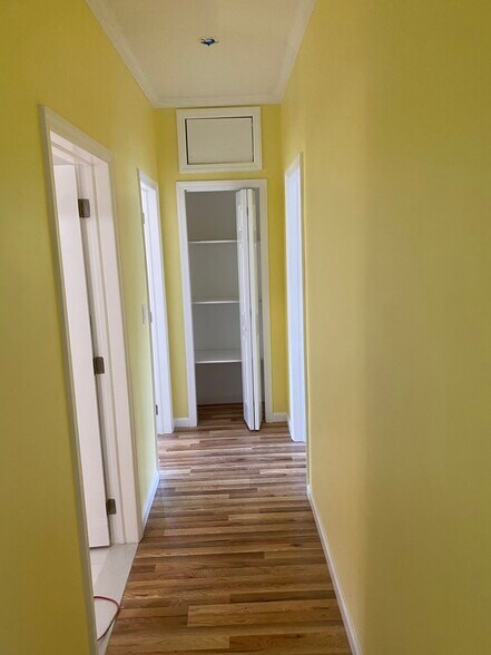 Building Photo - 349 Warwick Ave