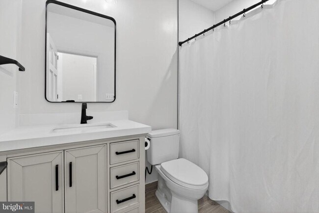 Building Photo - 515 N Columbus St