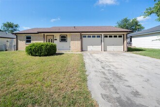 Building Photo - 2010 Continental Dr