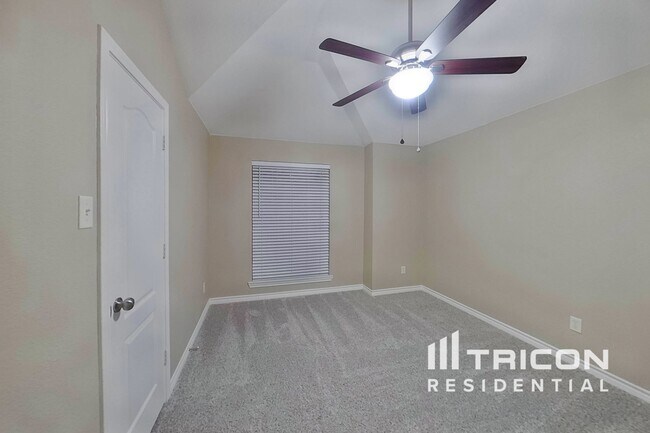 Building Photo - 1312 Pierron Dr