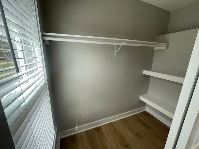 Building Photo - Beautiful 2 Bed house