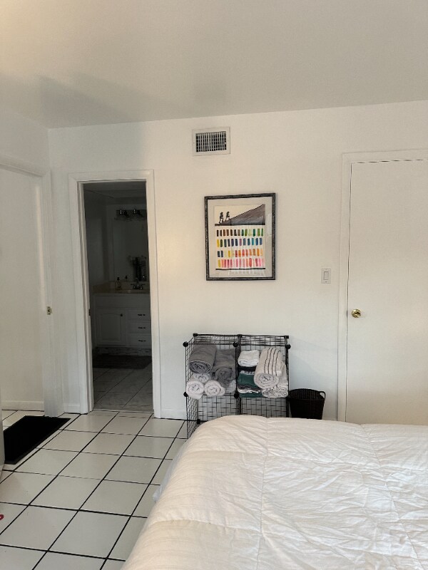 Building Photo - 3105 Oakland Shores Dr