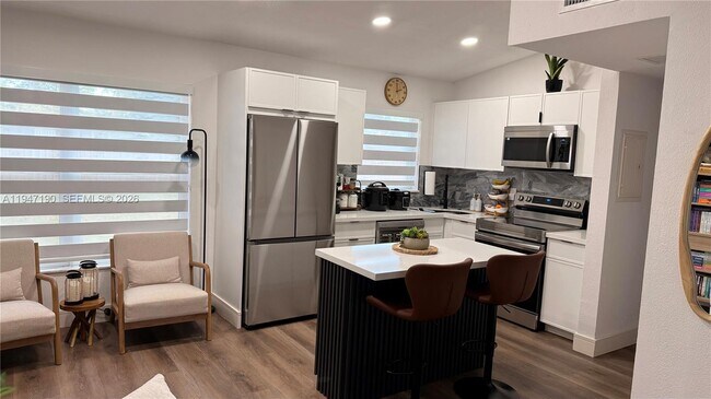 Building Photo - 1108 SW 22nd Terrace