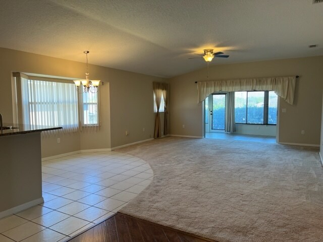 Building Photo - 645 W Sunbird Path