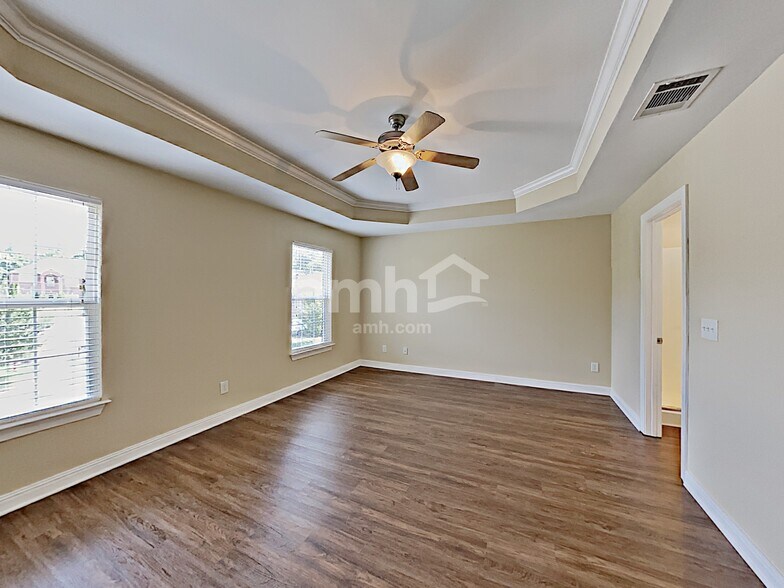 Building Photo - 2148 Christina Ct