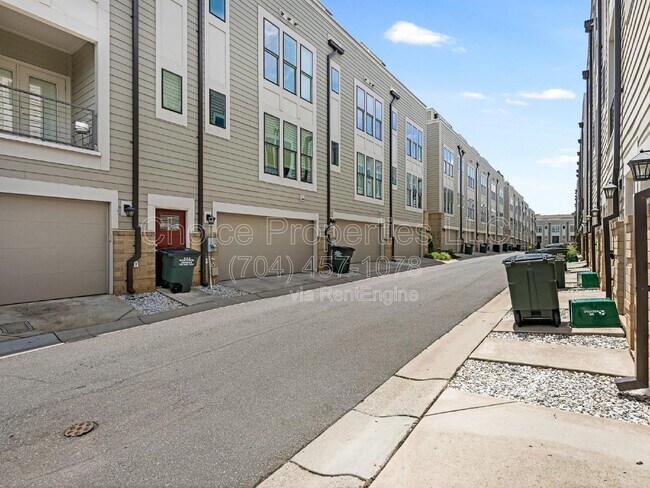 Building Photo - 1575 Duckworth Ave