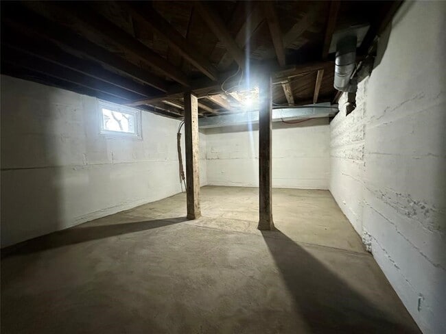 Building Photo - 40 N Brookside Ave