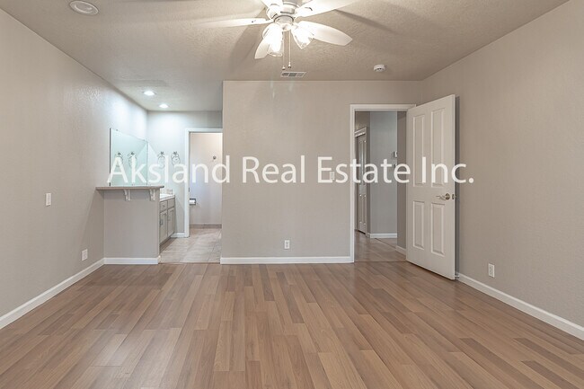 Building Photo - 697 Garden Gate Dr