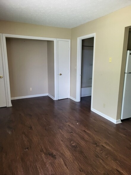 Building Photo - 601 Moses Dr