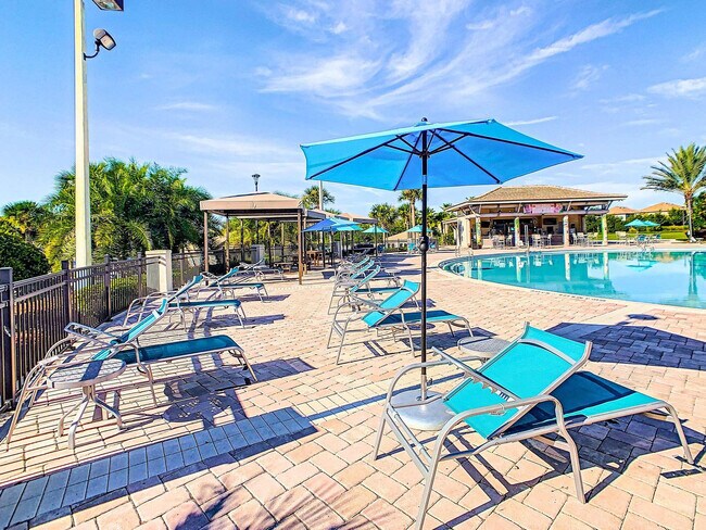 Building Photo - 1520 Oasis Club Blvd