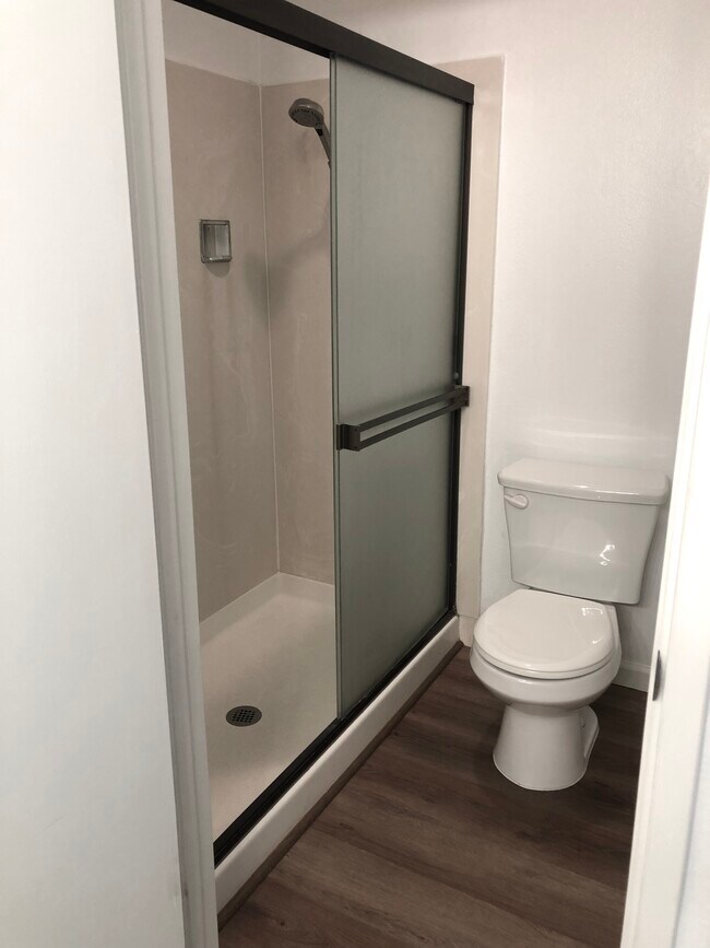 Primary Bathroom - 2405 Deer Tree Ct