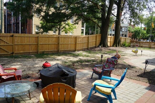 Building Photo - 2602 W Grace St