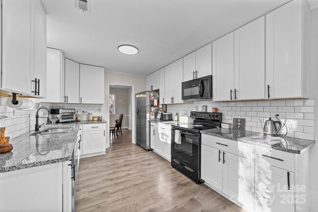 Building Photo - 7204 Killingdeer Ln