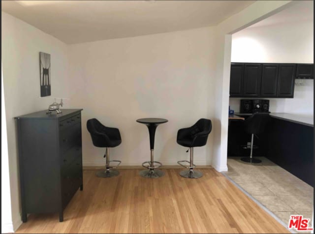 Building Photo - 1402 N San Remo Dr