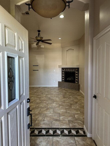 Building Photo - 7470 Sierra Linda Ct