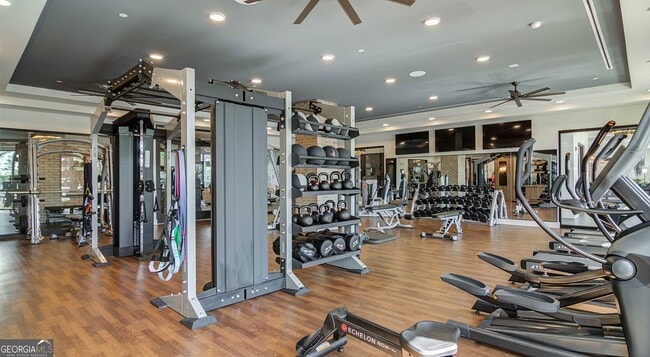 Building Photo - 2250 Oak Rd SW