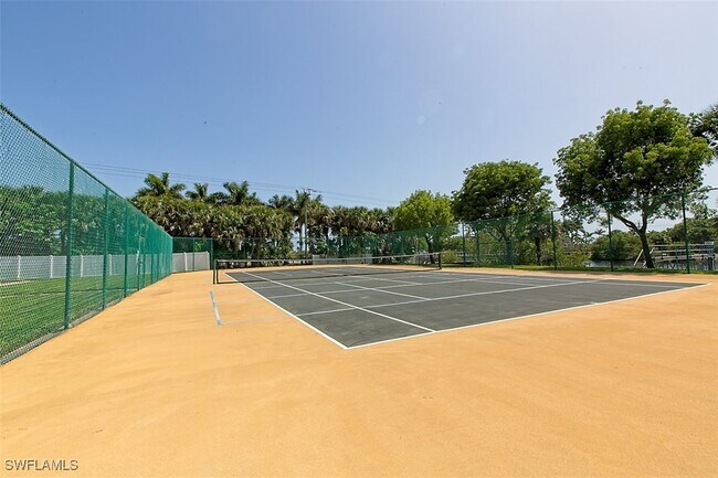 Building Photo - 25064 Peacock Ln