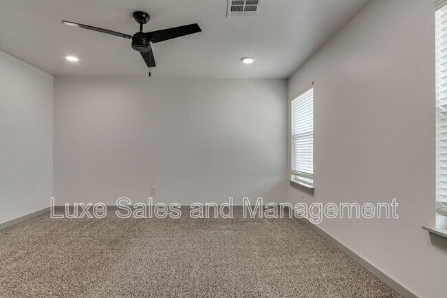 Building Photo - 7907 NW 135th Terrace