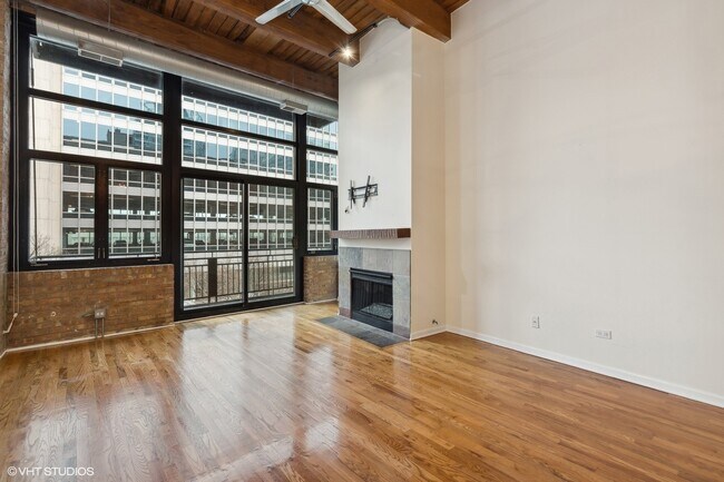 Building Photo - 525 W Superior St