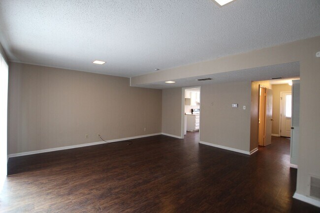 Building Photo - Delmar Dr.  2518/2520