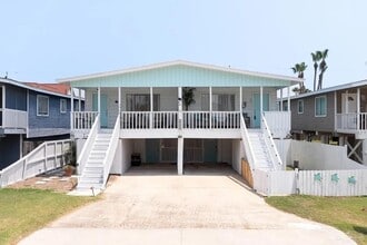 Building Photo - 210 W Gardenia St